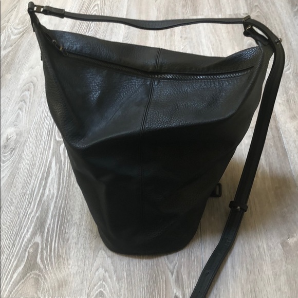 Bench. Bag - Picture 2 of 3